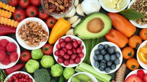 Gesundes Essen, das durch moderne Landwirtschaft weniger Mineralstoffe enthält.