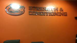 Daniel Striffler im Trainings- und Schulungsraum der Florida Gators an der University of Florida – internationale FST-Ausbildung